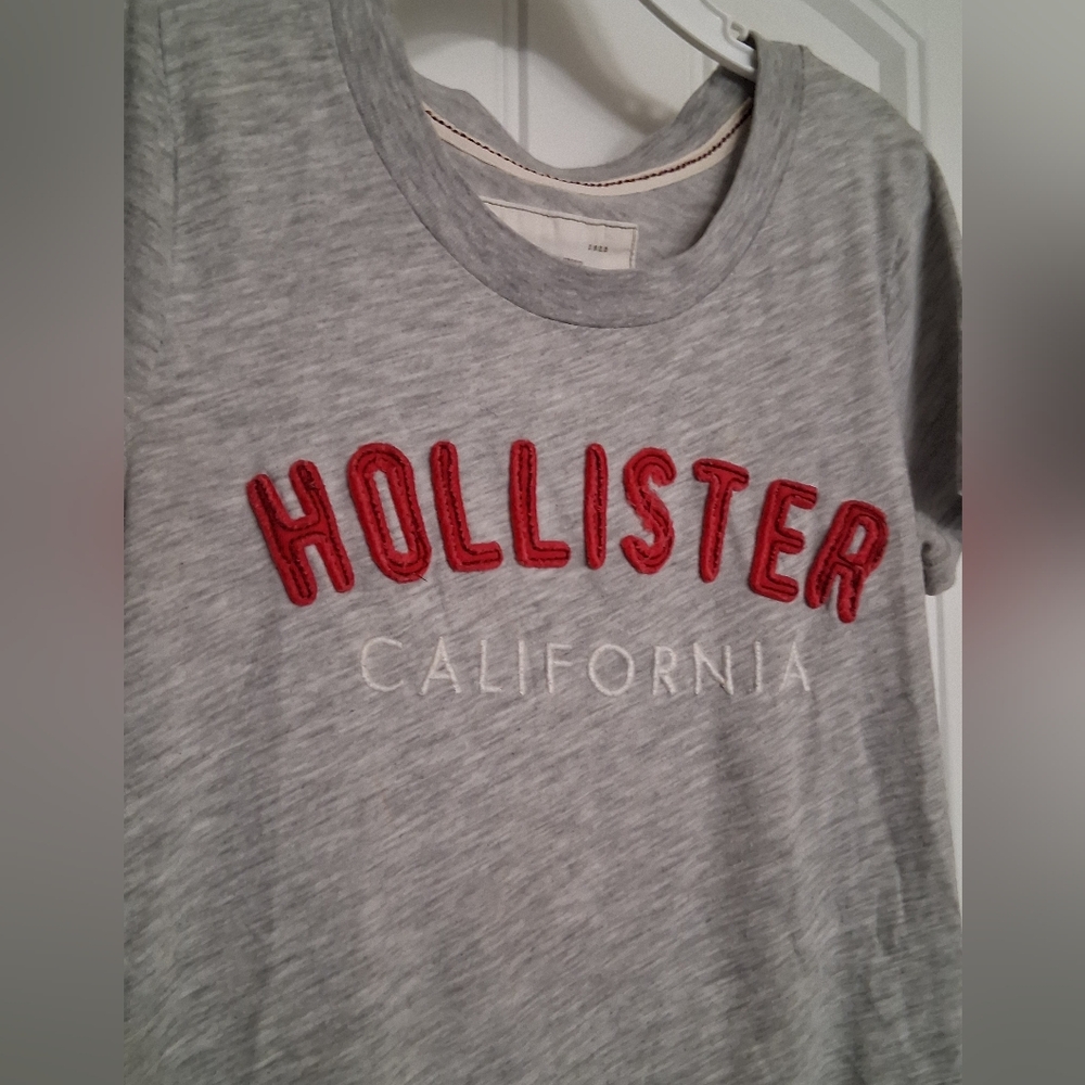 Hollister Heather Gray Tee with Red and White Logo